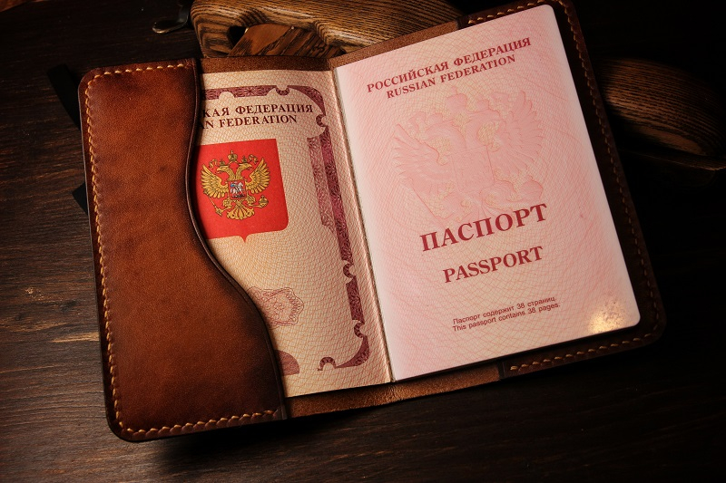 Кожаная обложка на паспорт
