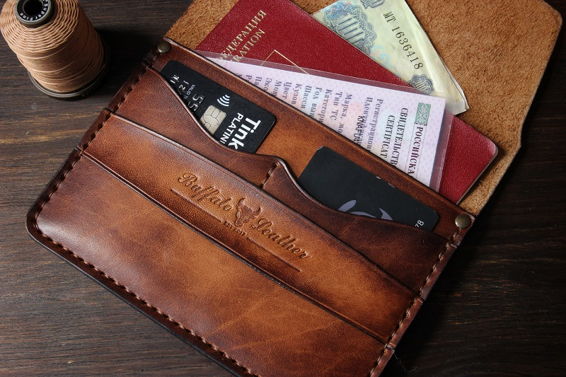 Холдер для автодокументов Casper в оттенке"табак" Холдер для автодокументов Casper в оттенке"табак"