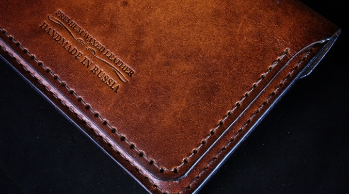 Персонализация для товара Докхолдер для автодокументов и паспорта Elvis HD