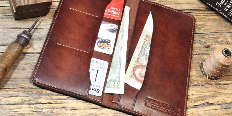 Персонализация для товара Classik - Клатч из натуральной кожи