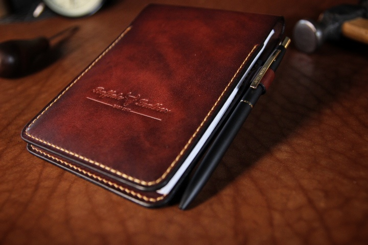 Кожаный ежедневник А6