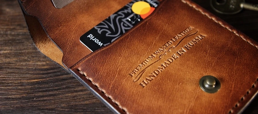 Персонализация для товара Мужское портмоне Walker Tabak