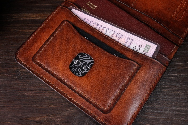 Обложка для документов из натуральной кожи в оттенке табак Обложка для документов из натуральной кожи в оттенке табак