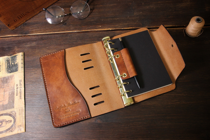 Кожаный ежедневник на кольцах А5 Кожаный ежедневник на кольцах А5