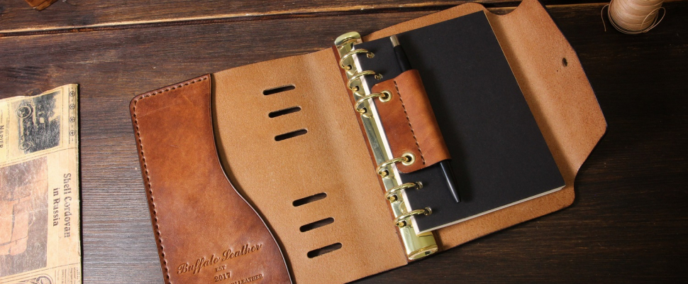 Персонализация для товара Кожаный ежедневник на кольцах А5