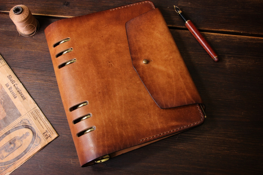 Кожаный ежедневник на кольцах А5 Кожаный ежедневник на кольцах А5