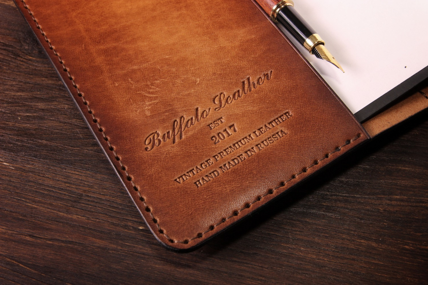 Кожаная обложка на ежедневник Кожаная обложка на ежедневник