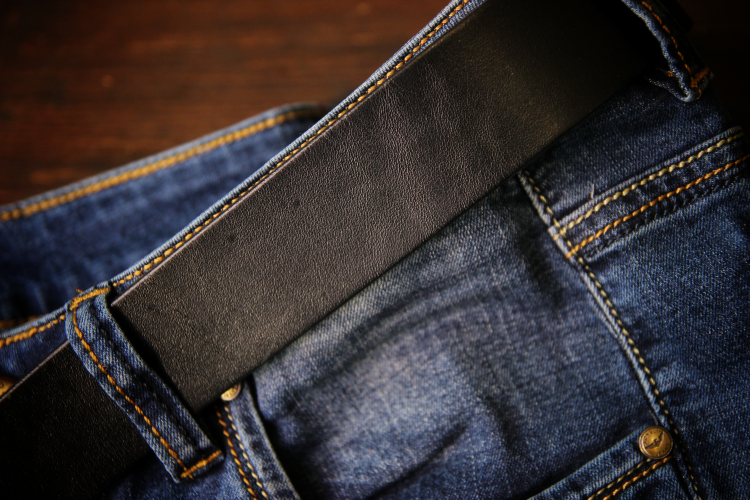 Кожаный ремень черный - без фурнитуры Кожаный ремень черный - без фурнитуры