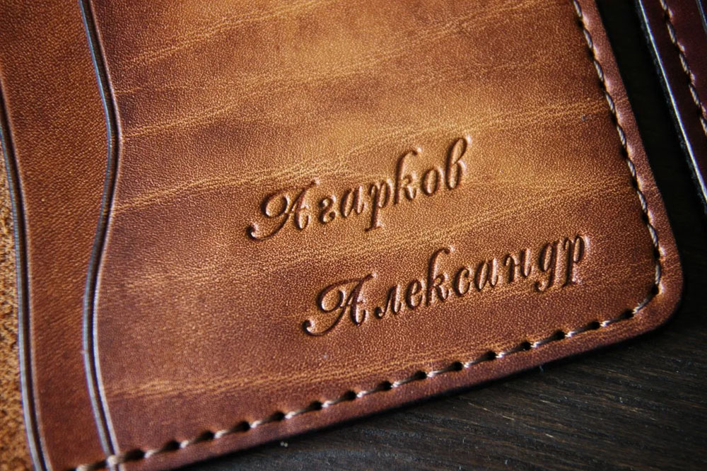 Персонализация методом горячего тиснения для товара: Кожаный ремень для джинсов Costner